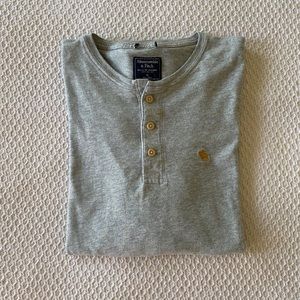 Abercrombie & Fitch Long Sleeve Heather Gray Tee